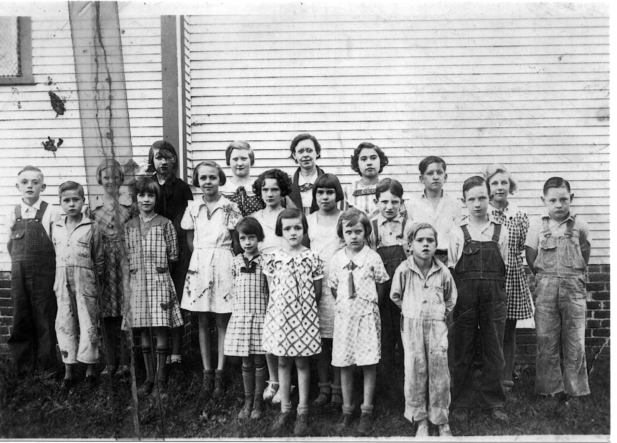 Students at Coloma School in 1936