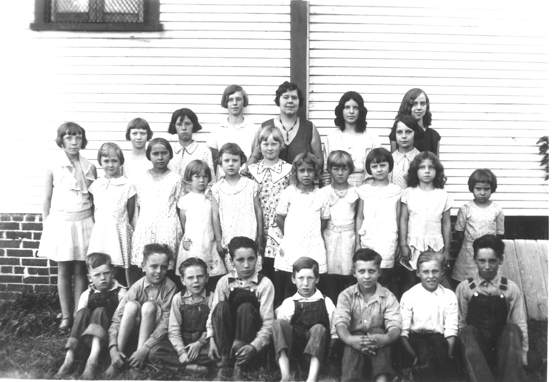 Students at Coloma School in 1930